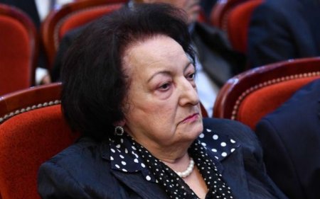 Elmira Süleymanova onu işdən çıxardı