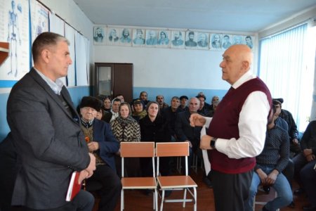 İsmayıllı rayonunun Balik kəndində səyyar görüş-qəbul keçirilib.