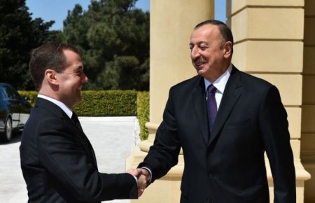 Medvedev İlham Əliyevə məktub göndərdi