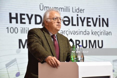 Fərhad Bədəlbəyli: Elə olur ki, verilişlərə baxanda adam utanır.