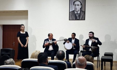 Musiqi məktəbində uşaqların bayramı ilə bağlı konsert