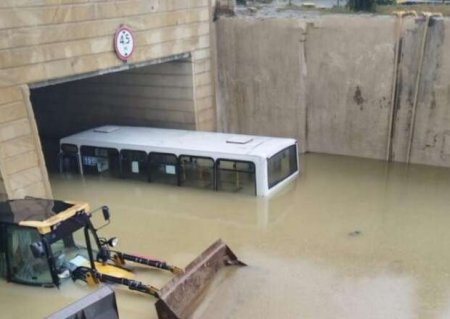 Sabunçuda su ilə dolu tuneldə 2 nəfər boğularaq öldü