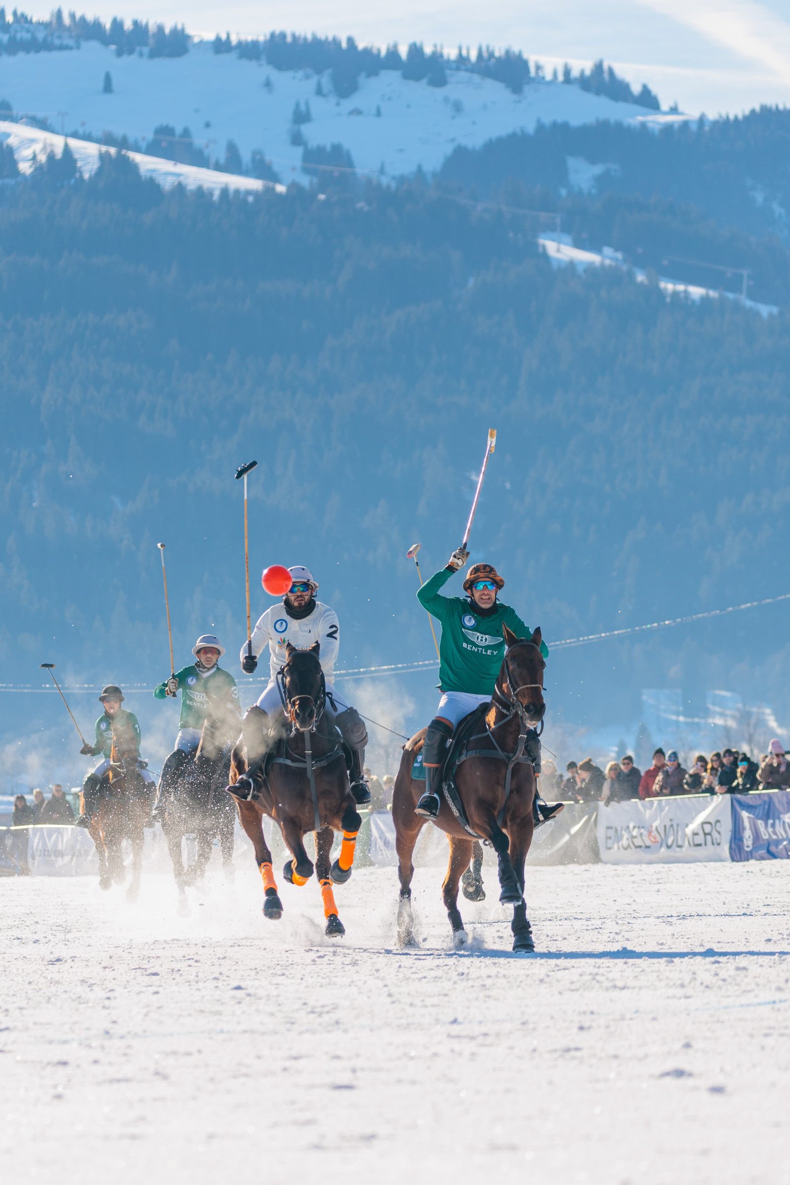 Avstriyanın Kitzbühel şəhərində qarüstü polo üzrə növbəti Dünya Kubokuna start verilib Avstriyanın Kitzbühel şəhərində qarüstü polo üzrə növbəti Dünya Kubokuna start verilib