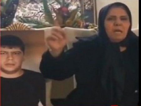 Etirazlar zamanı öldürülən güney azərbaycanlı gəncin anası sükutunu pozdu: Oğlumu ürəyindən güllələyiblər – VİDEO