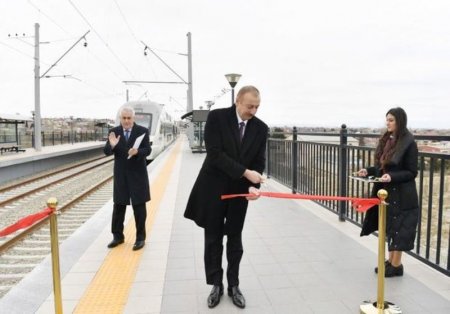 İlham Əliyev dəmir yolunun açılışında - FOTO