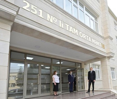 İlham Əliyev BaOkıda orta məktəbin yeni korpusunun açılışında iştirak edib - FOTO