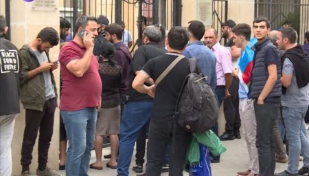 Vətəndaşlar cəbhəyə getmək üçün axın edir – VİDEO