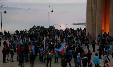 Zəfərlə açılan sabahda şəhidlərimizin ruhuna ehtiramla... - FOTOREPORTAJ