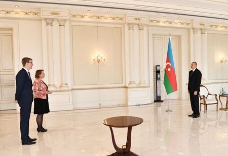 İlham Əliyev Niderlandın Azərbaycana yeni təyin olunmuş səfirini qəbul etdi