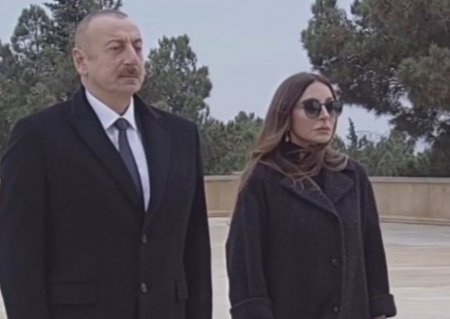 İlham Əliyevlə xanımı Şəhidlər Xiyabanında