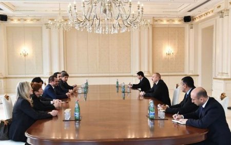 İlham Əliyev İtaliya Deputatlar Palatasının sədr müavini ilə görüşdü - FOTO