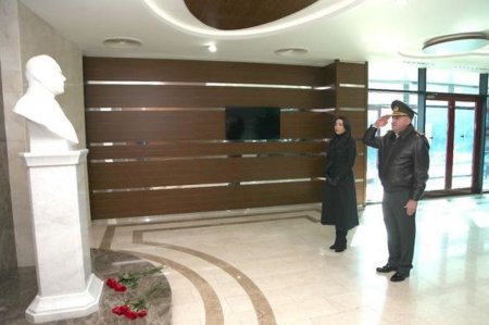 Ombudsman yaralanmış hərbçilərə baş çəkdi - FOTO