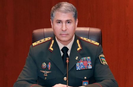 Vilayət Eyvazov polkovniki təqaüdə göndərdi