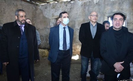 Hikmət Hacıyev: “Məscidin təhqir edilməsi bütün dinlərdə qəbuledilməzdir”