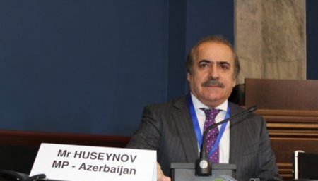 Gənc yazar deputatdan şikayətçi düşüb... - VİDEOGİLEY