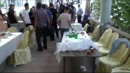Bakıda toy mərasimi keçirən 40 nəfər tutuldu - FOTO - VİDEO