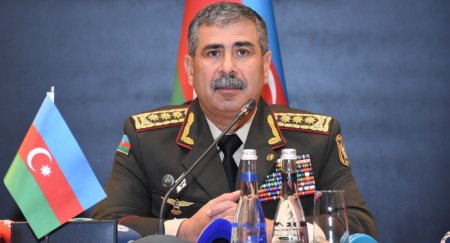 Zakir Həsənov qoşunların idarə olunması üzrə tapşırıqlar verdi