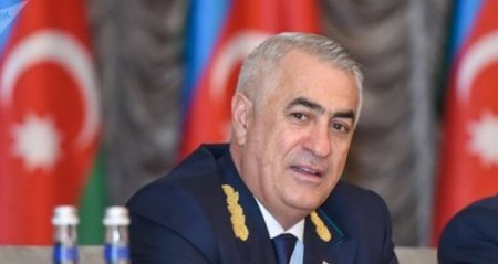 Cavid Qurbanov şübhəli və “çox profilli” şirkətlə 2 müqavilə bağladı