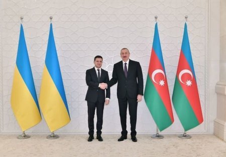 Vladimir Zelenski Azərbaycanın Respublika Günü münasibətilə paylaşım edib