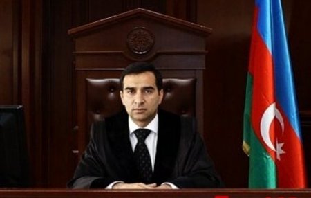 Kamran Süleymanov Şəkidəki ədalətsiz əməllərini Oğuz məhkəməsində də davam etdirir