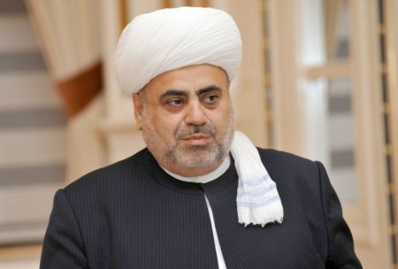 Şeyxin “imanına” ithaf: Siyasi kəmsavadlıq, yoxsa təxribat?