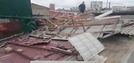 Küləkdən ziyan çəkənlərin problemi - VİDEO