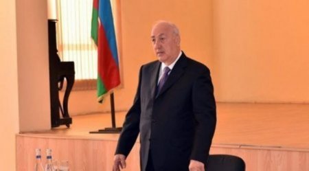 Zakir Fərəcovun dizini bükdüyü ÜNVAN...