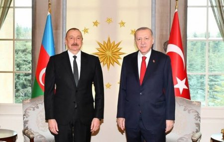 Əliyev-Ərdoğan görüşündə müzakirə edilənlər – Hikmət Hacıyev AÇIQLADI