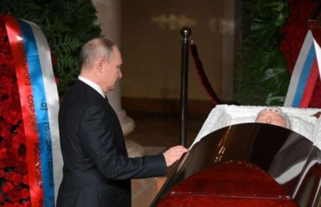 Putin Jirinovski ilə belə vidalaşdı - VİDEO