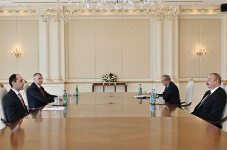 İlham Əliyev gürcüstanlı naziri qəbul etdi