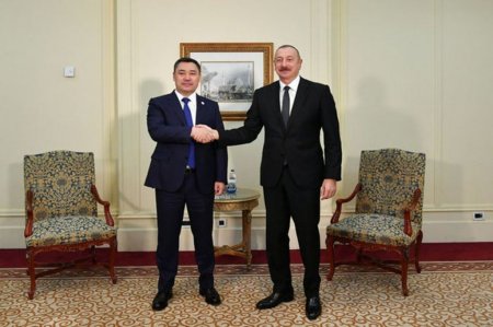 İlham Əliyev qırğız həmkarını qarşıladı