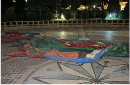 “Yasamal parkı”nda bayraqlar yerə atıldı