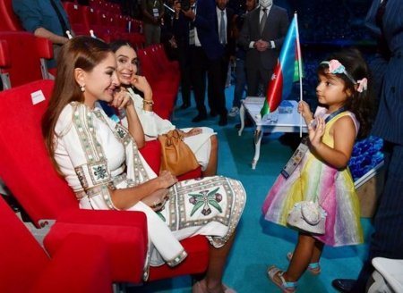 İlham Əliyev və Mehriban Əliyeva İslamiadanın açılış mərasimində iştirak ediblər – FOTO - VİDEO