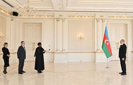 Prezident CAR-ın Azərbaycanda yeni təyin olunan səfirinin etimadnaməsini qəbul edib -  FOTO - VİDEO