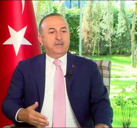 Mövlud Çavuşoğlu: “Ermənilər, əvvəl olduğu kimi, ətrafı dağıdaraq geri çəkilirlər” - VİDEO