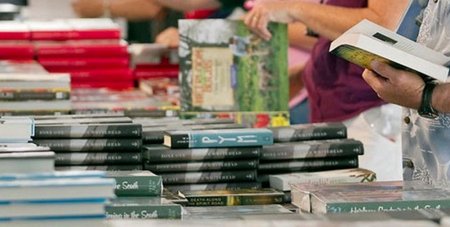 Kitab sərgilərində nə baş verir: 