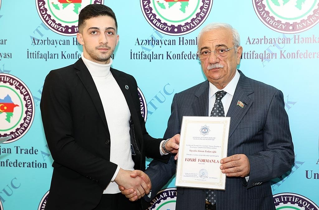 ATİAHİ RK əlaçı tələbələrə təqaüd təqdim edib