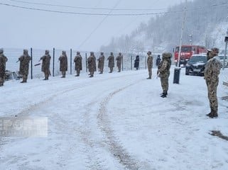 Qarlı hava şəraitinə baxmayaraq, Xankəndi-Laçın yolunda aksiya 75 gündür davam edir