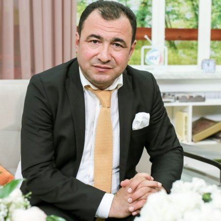 Elxan Şirinov kimdir? - Sağ tərəfini qurban verən, buna görə dostlarını itirən sentimental kişi