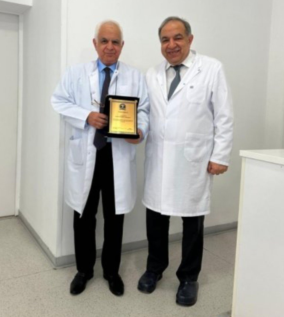 Elmi Cərrahiyyə Mərkəzində professor Əliniyaz Məmmədovun 70 illik yubileyi qeyd olunub