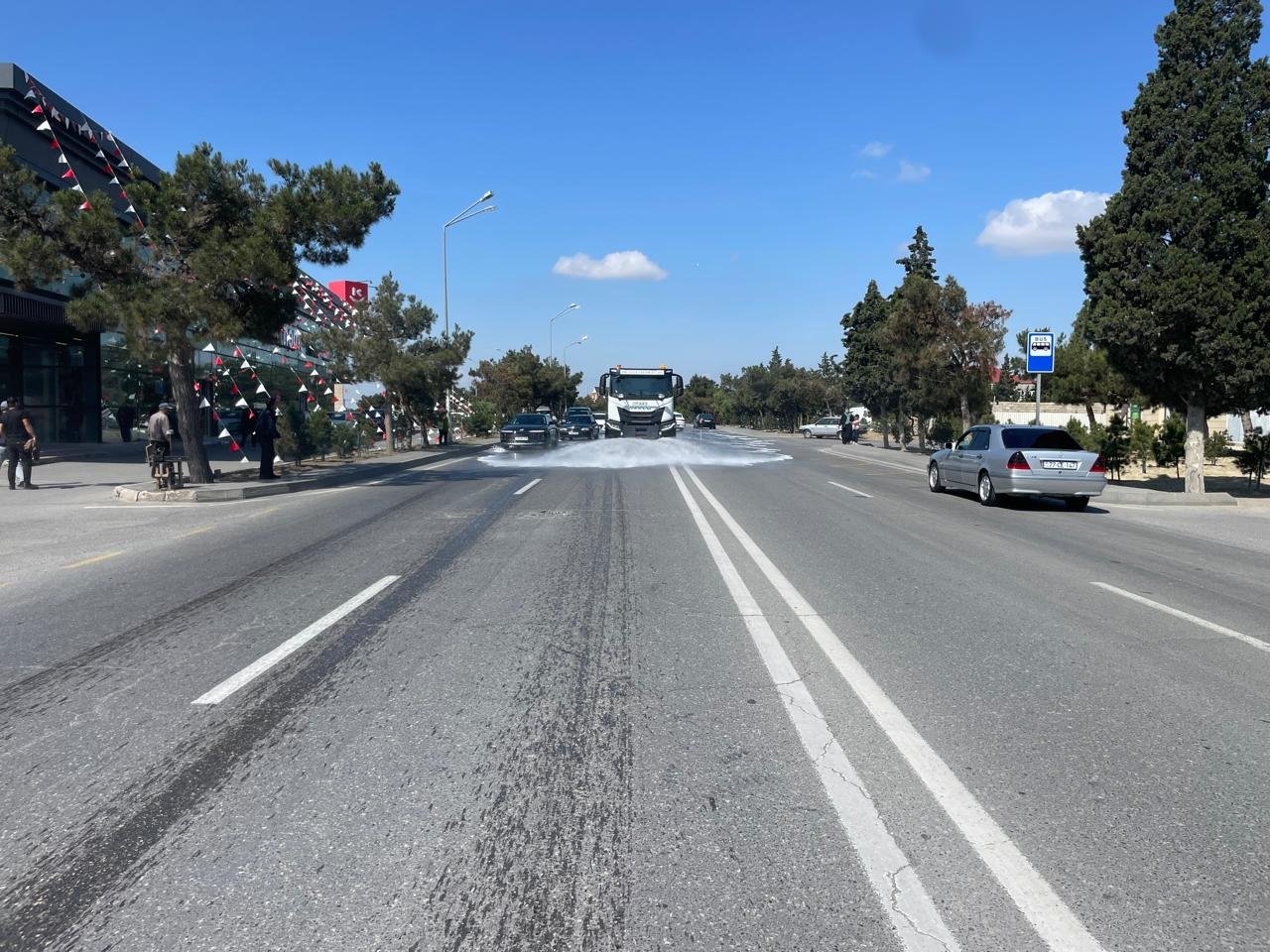 Bu gün Bakının 551 küçəsi yuyuldu