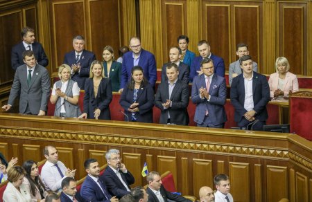 Ukraynada yeni hökumətin nazirləri seçildi