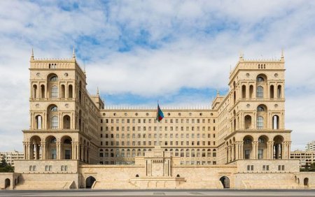 Kiçik Mərdəkan qəsrində bərpa işləri aparılır