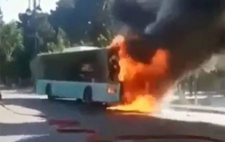 Sumqayıtda sərnişin avtobusu yanıb
