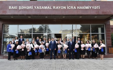 İcra başçısı qabaqcıl pedaqoqlarla görüşdü