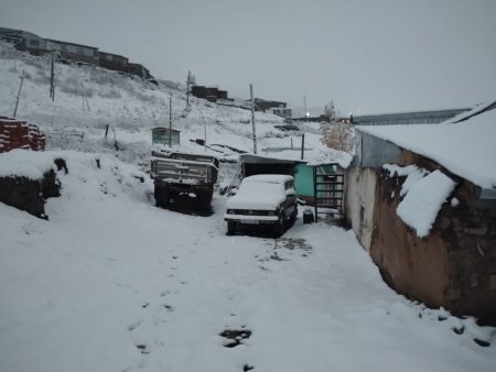 Xınalıq və Qrıza ilk güclü qar yağdı