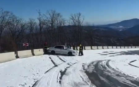 Yollar buz bağladı, vətəndaşlar köməksiz qaldı