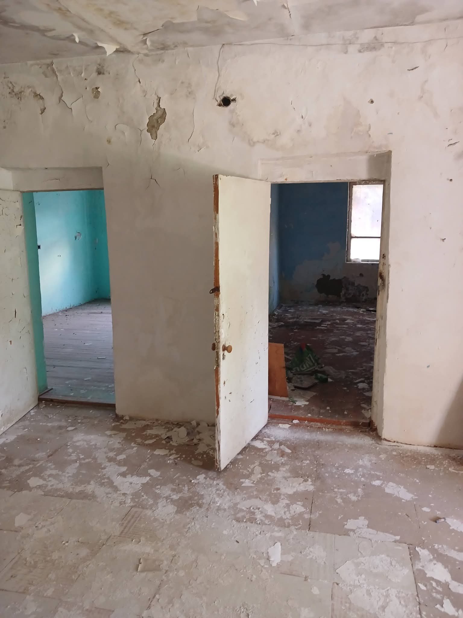 Şabranda Şahmat məktəbinin ərazisi satılıb, özünü isə viran qoyublar