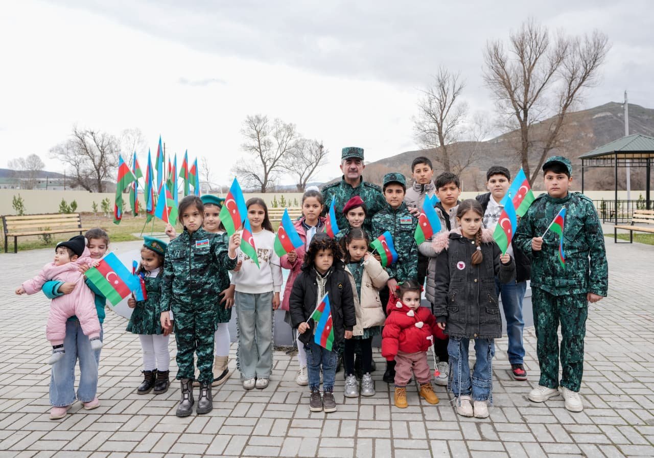 Əsaslı təmirdən sonra yaşayış binaları hərbi qulluqçuların xidməti istifadəsinə verilmişdir